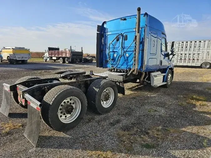 2015 FREIGHTLINER CASCADIA 113