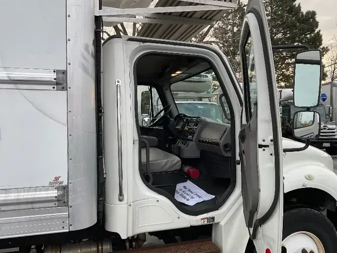 2017 Freightliner M2