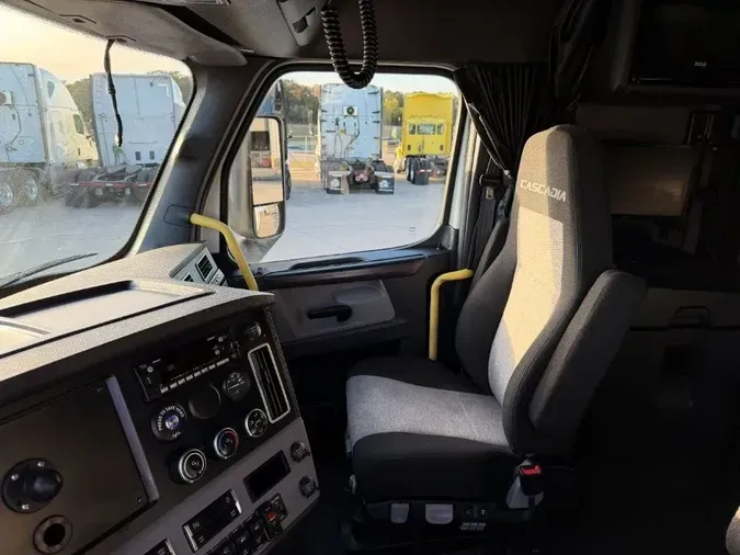 2023 Freightliner Cascadia