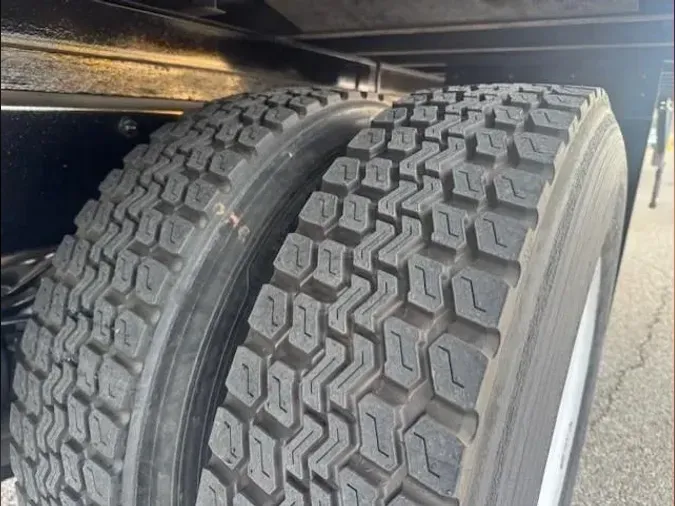 2019 Freightliner Business Class M2 106