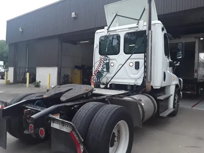 2017 FREIGHTLINER CASCADIA 125