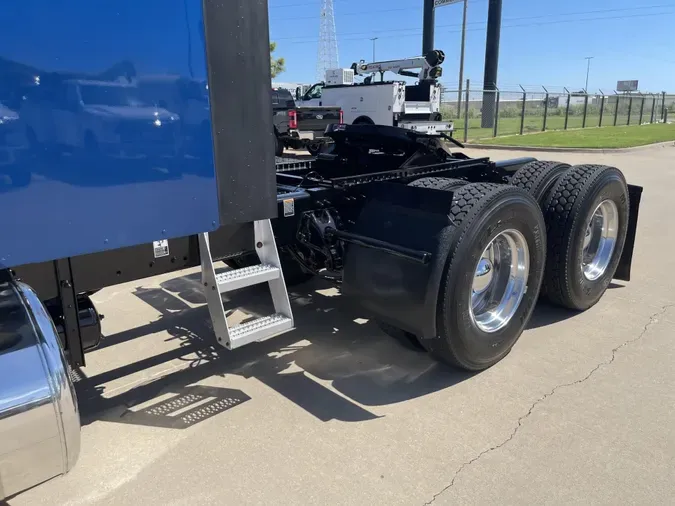 2023 Peterbilt 579