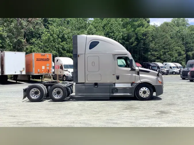 2023 Freightliner Cascadia 126