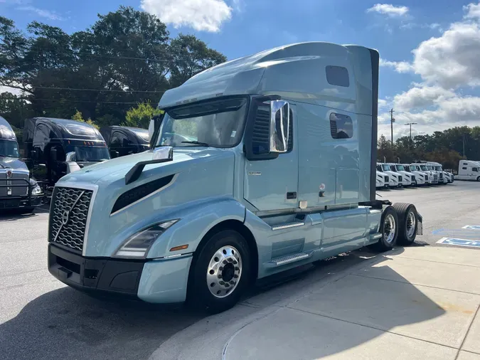 2020 Volvo VNL64T760