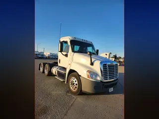 2017 FREIGHTLINER/MERCEDES CASCADIA 125