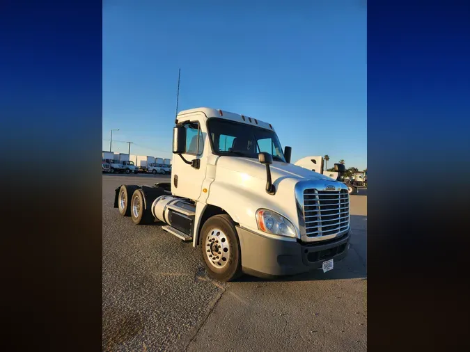 2017 FREIGHTLINER/MERCEDES CASCADIA 125ab3690786036b9b162e0b70f7b301e61