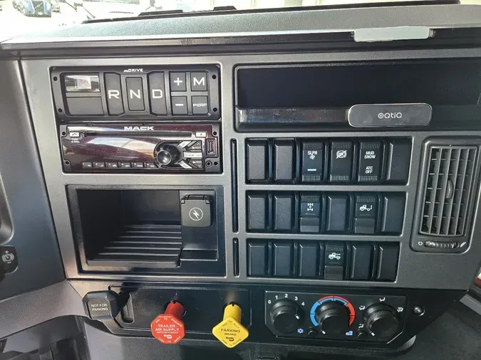 2020 MACK ANTHEM AN64T