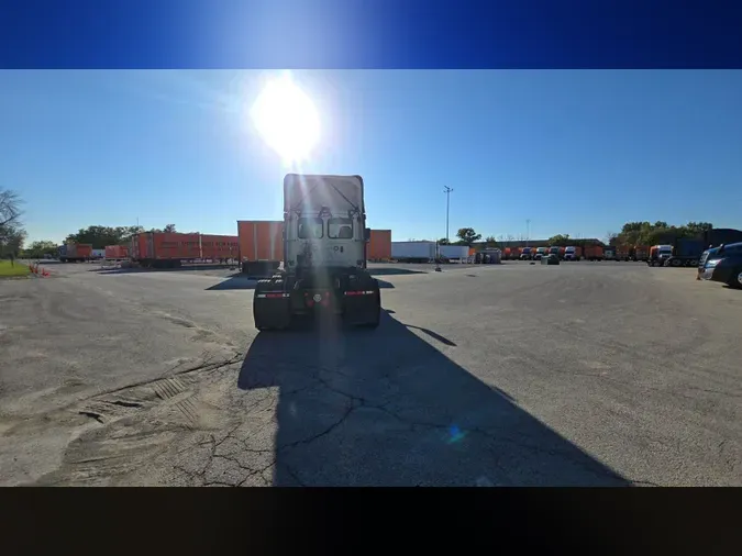 2020 Freightliner Cascadia 126