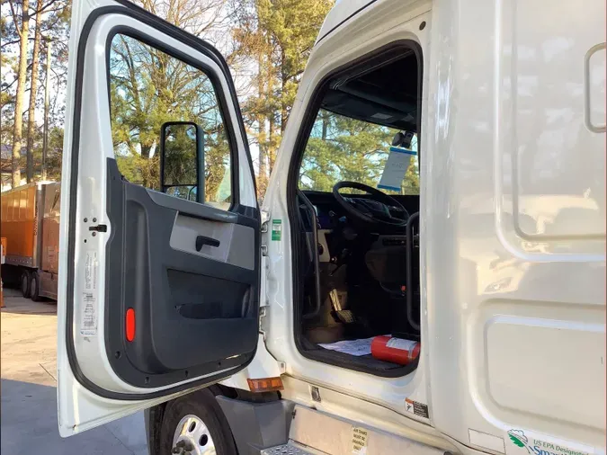 2020 Freightliner Cascadia