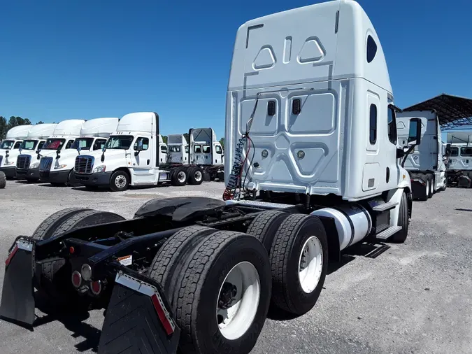 2017 FREIGHTLINER/MERCEDES CASCADIA 113