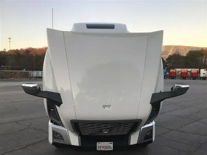 2019 VOLVO VNL760