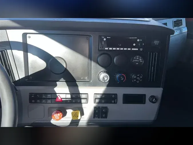 2022 FREIGHTLINER CA126