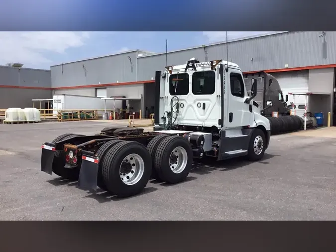 2019 Freightliner Cascadia 126ab41f93cc35959a1042131623144b39f