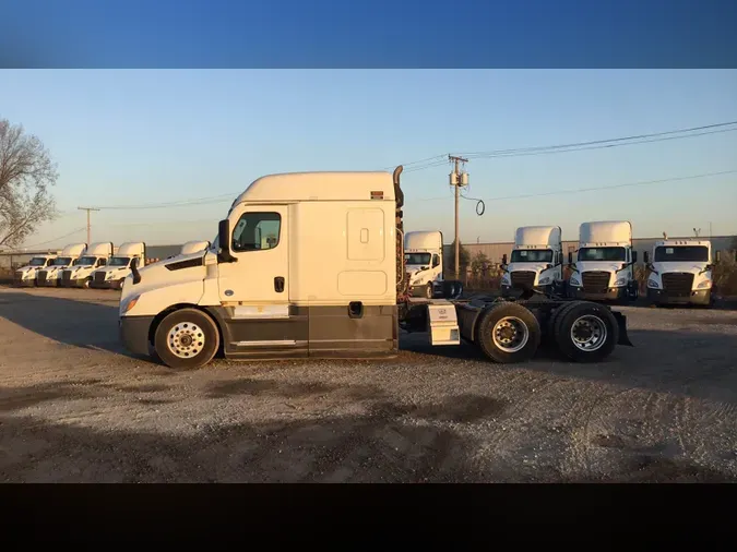 2022 Freightliner Cascadia 126