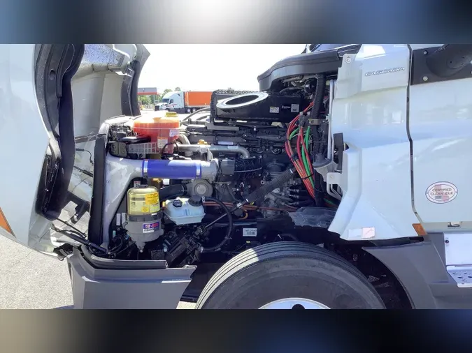 2021 Freightliner Cascadia 126