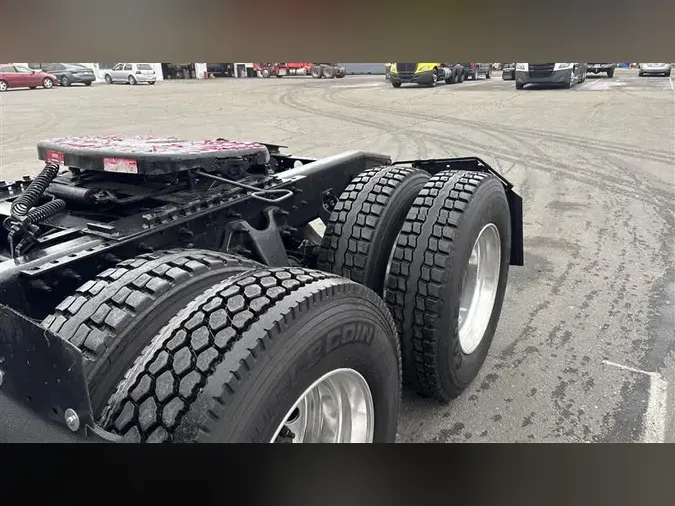 2019 INTERNATIONAL LT