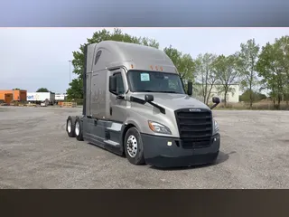 2021 Freightliner Cascadia 126