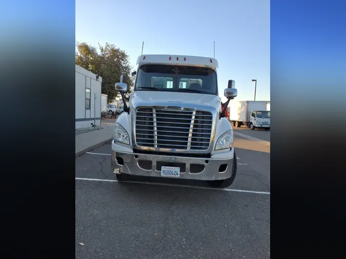 2018 FREIGHTLINER/MERCEDES CASCADIA 125