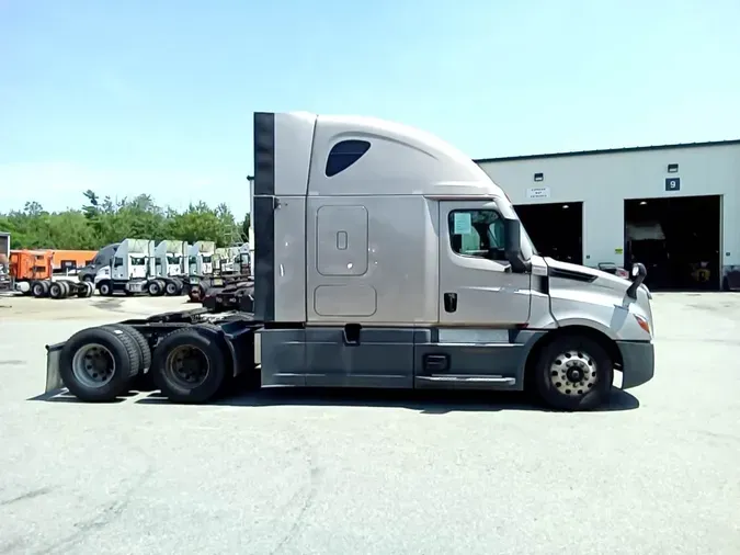 2022 Freightliner Cascadia 126