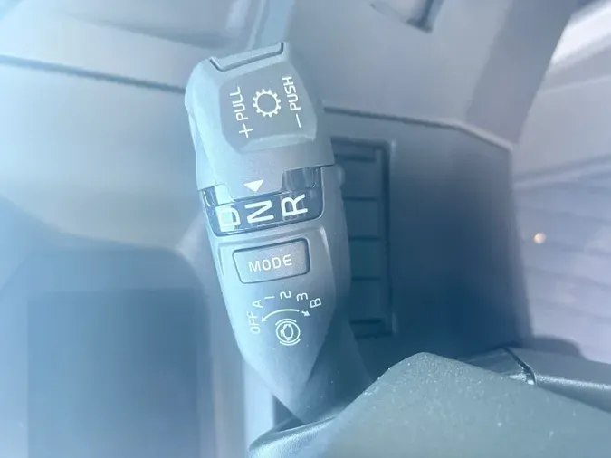 2027 VOLVO TRUCK VNR64T