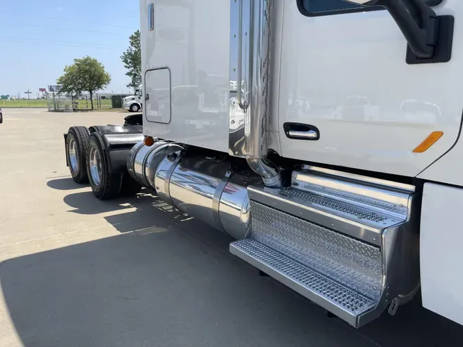 2020 Peterbilt 567