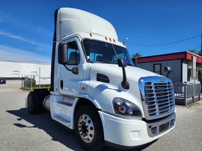 2018 FREIGHTLINER/MERCEDES CASCADIA 113