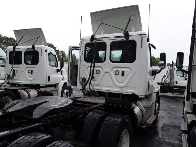 2019 FREIGHTLINER CASCADIA 125