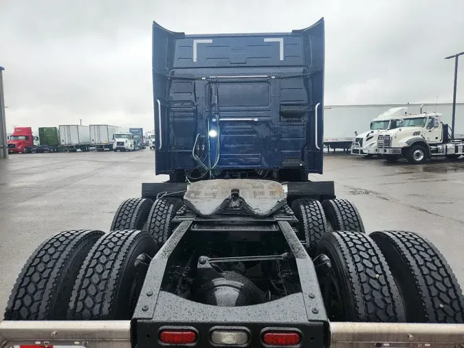 2022 VOLVO VNL64T740