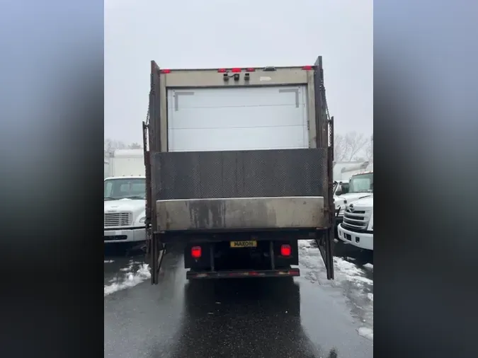 2018 FREIGHTLINER/MERCEDES M2 106