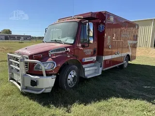 2012 FREIGHTLINER BUSINESS CLASS M2 106
