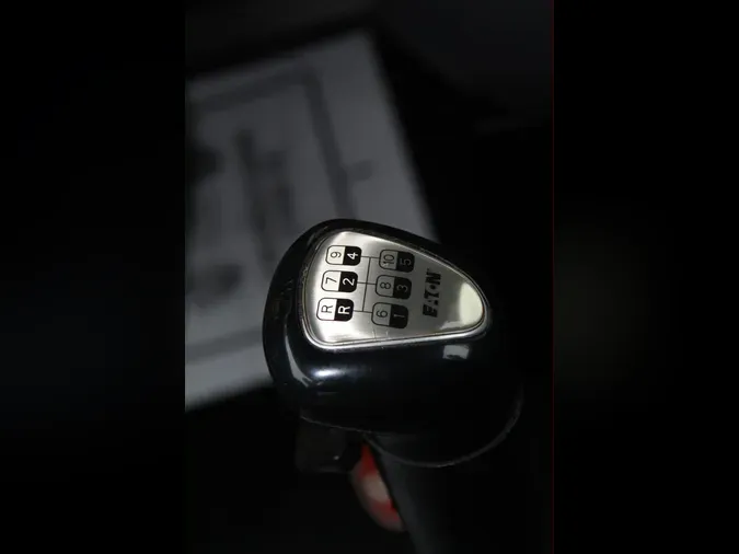 2015 Peterbilt 579ab59ee6bb0410a1206a5dcd563d85ec2