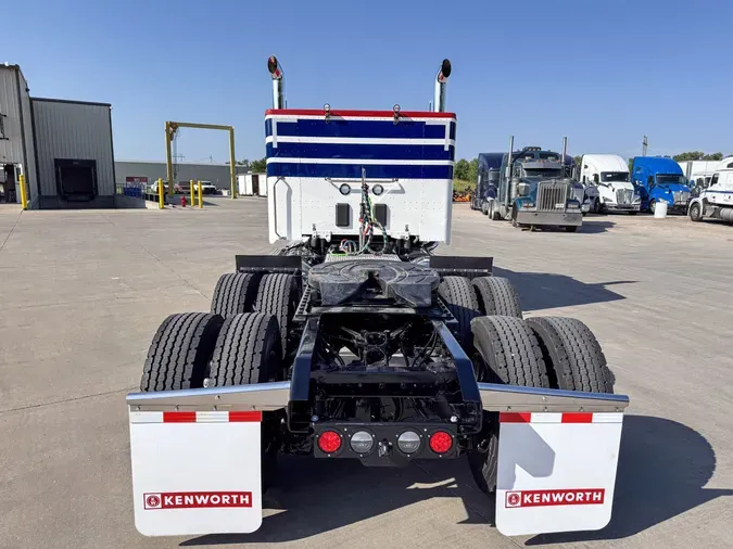 2027 KENWORTH W990