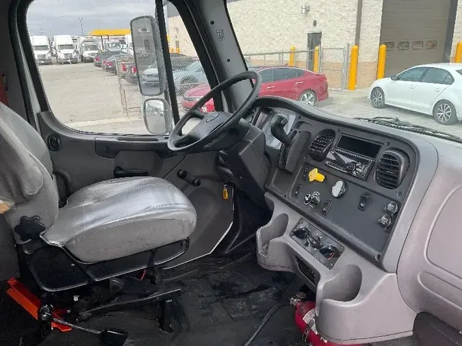 2019 Freightliner M2