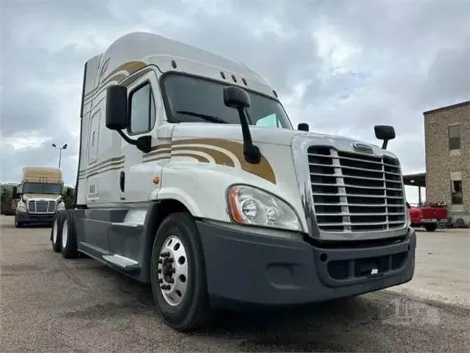 2018 FREIGHTLINER CASCADIA 125ab5d1de87e99ea8879dd01ca8b8353ab