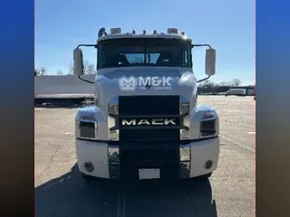 2019 MACK Anthem AN64T
