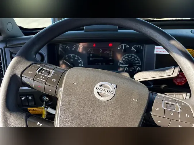 2021 VOLVO VNL760