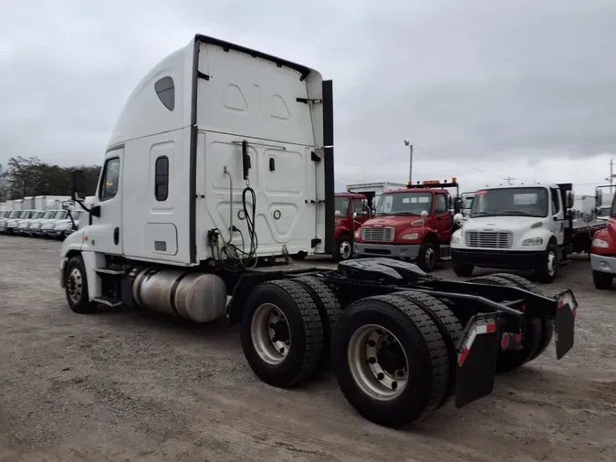 2019 FREIGHTLINER/MERCEDES CASCADIA 125