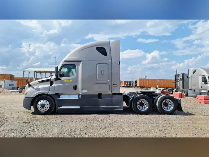2022 Freightliner Cascadia 126