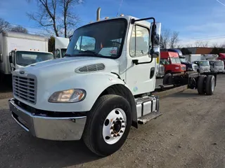 2017 FREIGHTLINER/MERCEDES M2 106