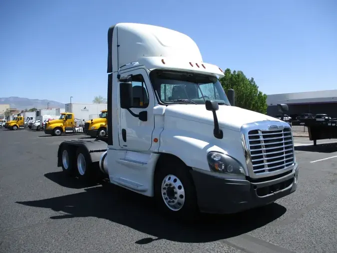 2019 FREIGHTLINER/MERCEDES CASCADIA 125