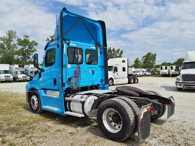 2020 FREIGHTLINER/MERCEDES NEW CASCADIA 126ab6a3b5d63d9b52ef05344f1c83882b7