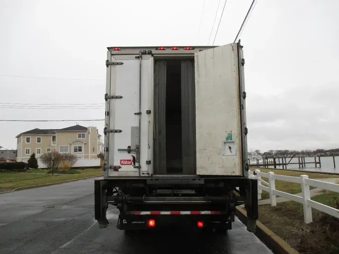 2017 INTERNATIONAL 4300