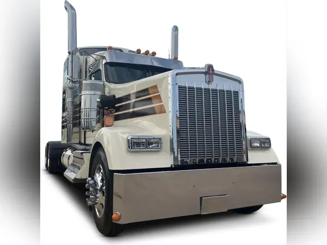 2024 Kenworth W900Lab70481c717d4deb475d807d13dab730