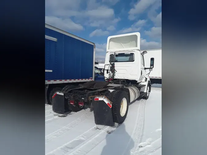 2019 NAVISTAR INTERNATIONAL RH613 DAYCAB S/A