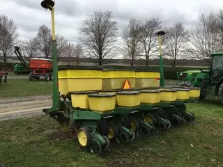 1976 John Deere 7000