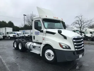 2018 Freightliner T12664ST