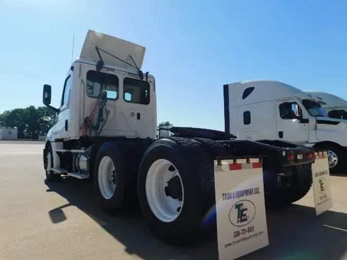 2019 Freightliner Cascadia 126 Day Cab