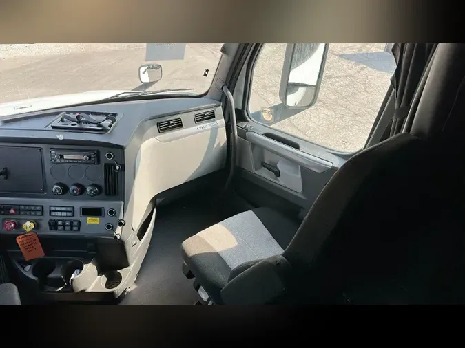 2021 Freightliner Cascadia 126