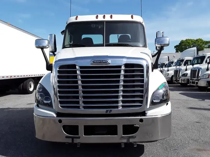 2020 FREIGHTLINER CASCADIA 125