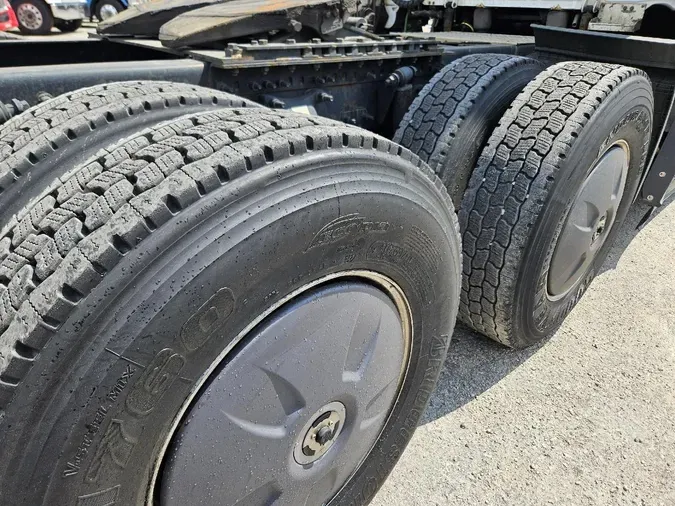 2021 FREIGHTLINER Cascadia 126